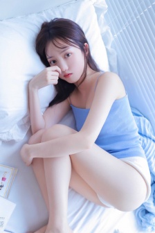 蜘蛛网中的女孩
